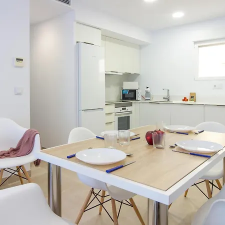 3 Bedroom Cozy In 아파트